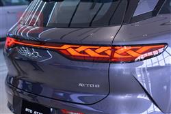 بي واي دي اتو 8